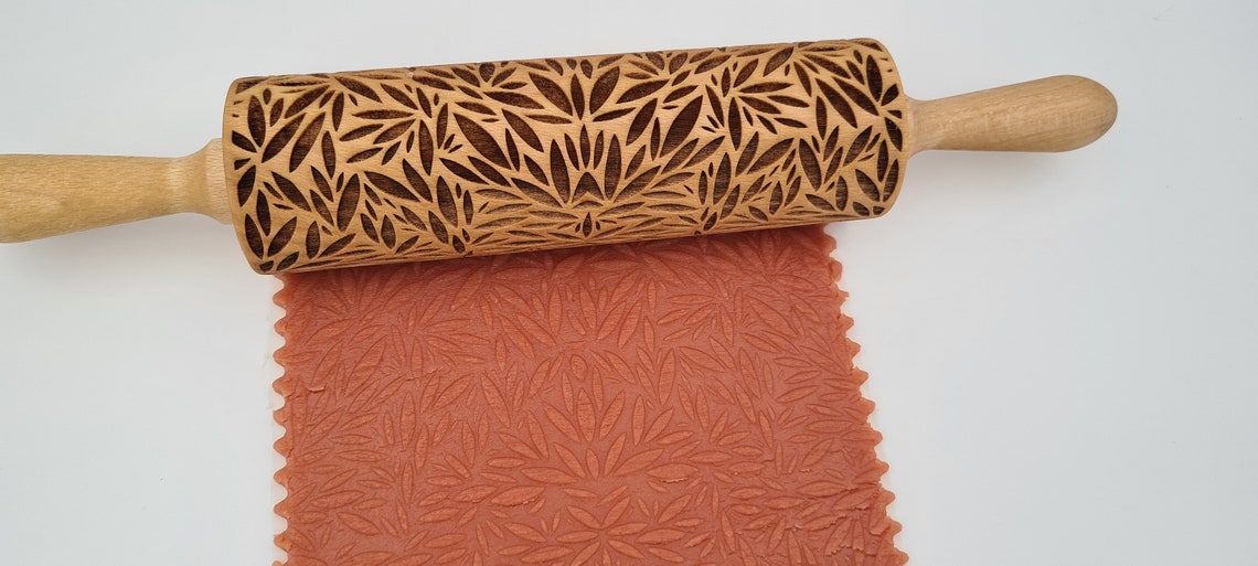 Rolling Pin with Leaf Patterned